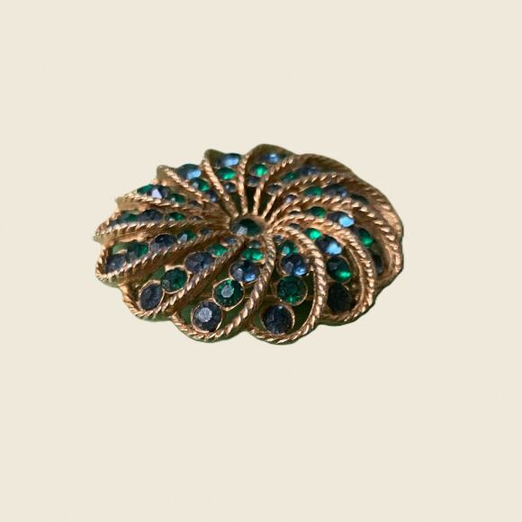 Vintage Blue & Green Rhinestone Spiral Brooch Gold-Tone Filigree Swirl Pin MCM - Picture 2 of 4